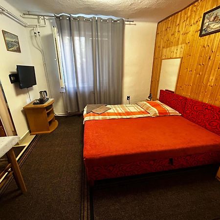 Penzion Rozalia Hotel Kosice Bagian luar foto