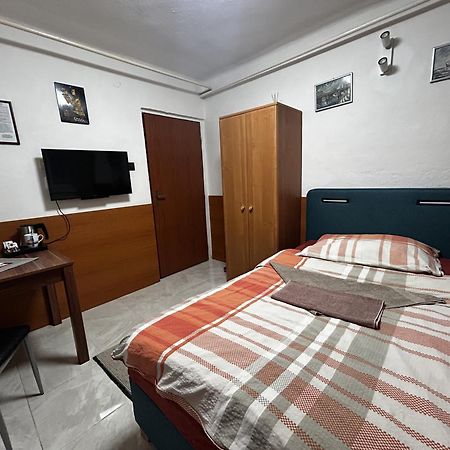 Penzion Rozalia Hotel Kosice Bagian luar foto