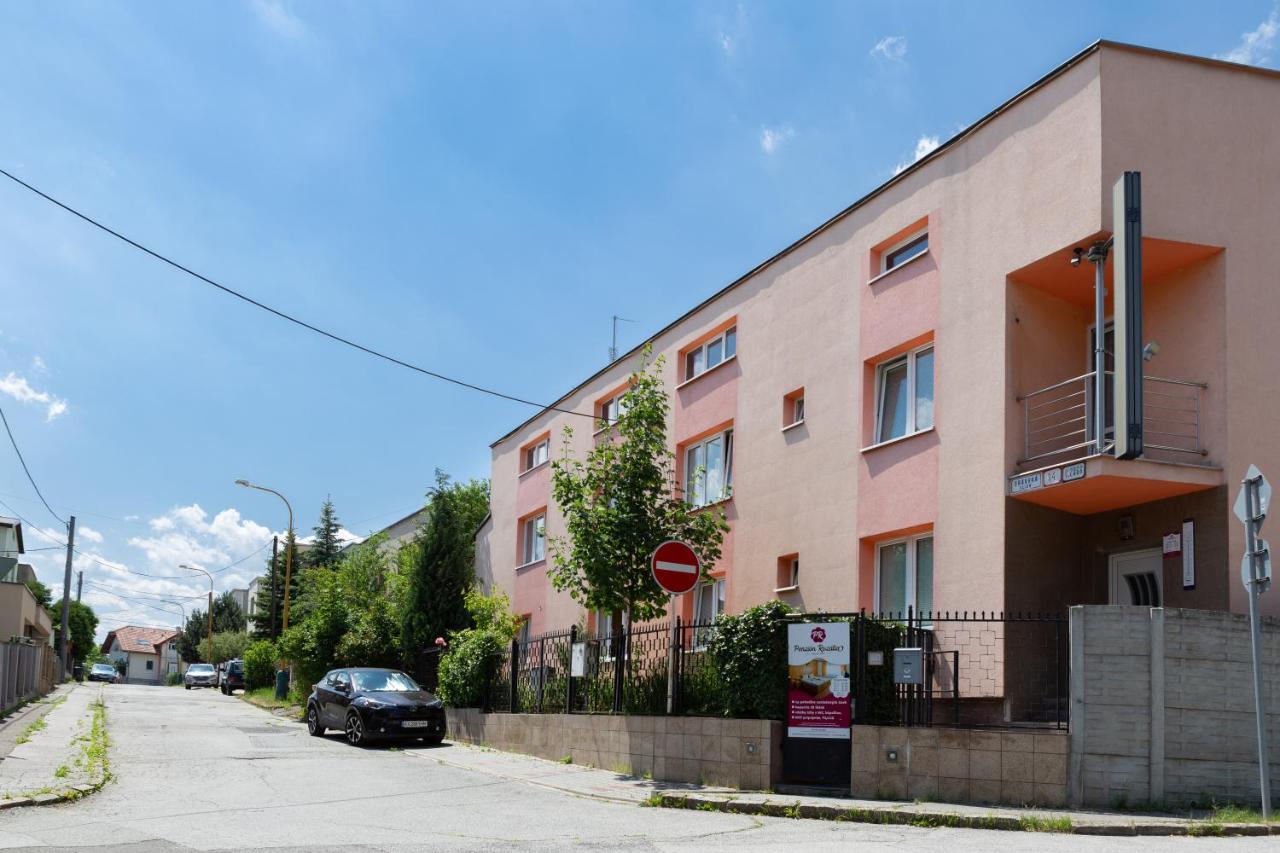 Penzion Rozalia Hotel Kosice Bagian luar foto