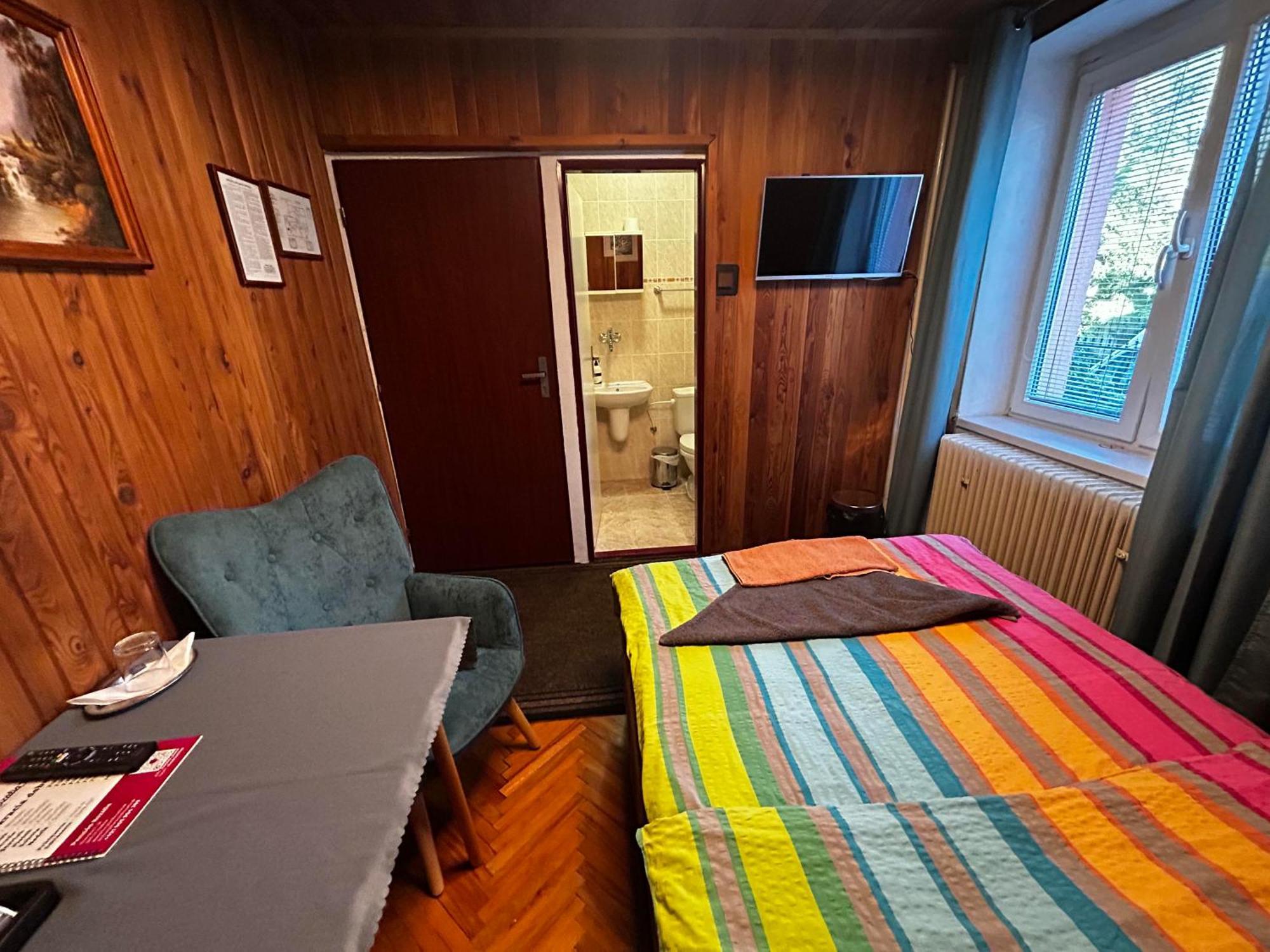 Penzion Rozalia Hotel Kosice Bagian luar foto