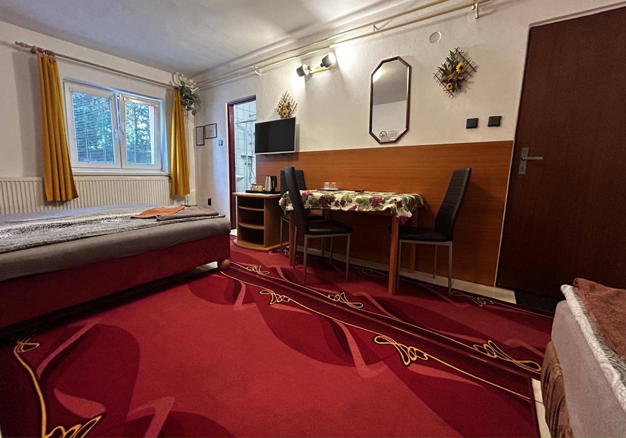 Penzion Rozalia Hotel Kosice Bagian luar foto