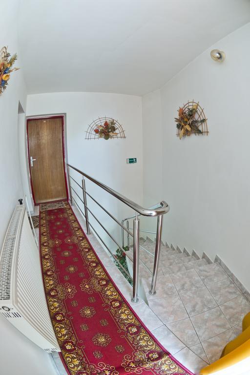 Penzion Rozalia Hotel Kosice Bagian luar foto