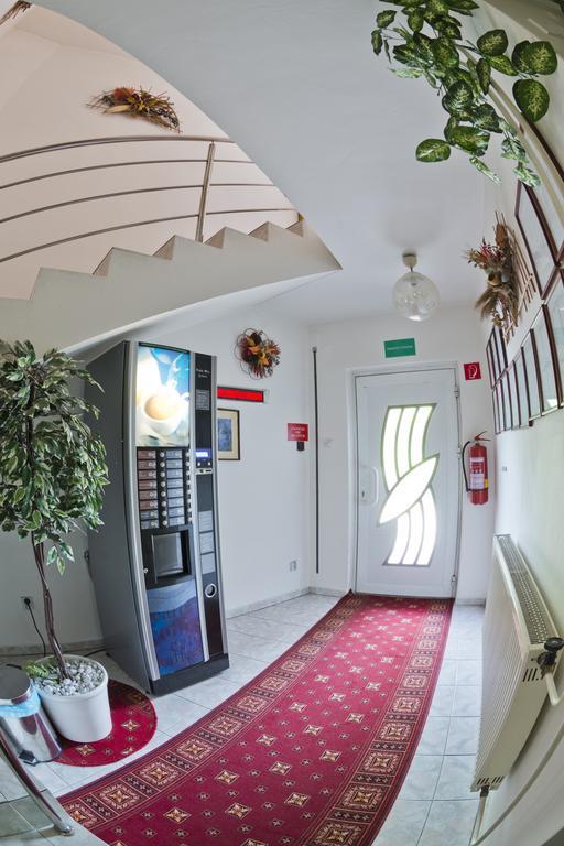 Penzion Rozalia Hotel Kosice Bagian luar foto